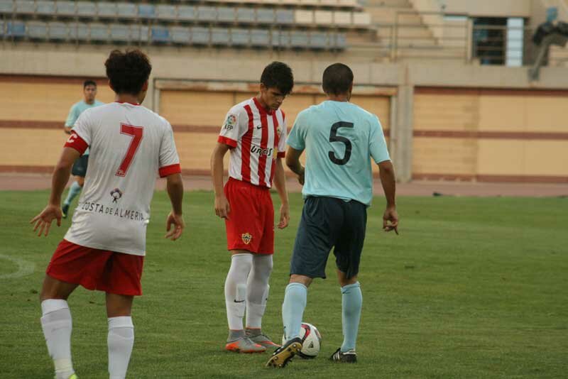 El CD El Ejido 2012 convence con buen fútbol pero pierde ante la UD Almería B (0-1)